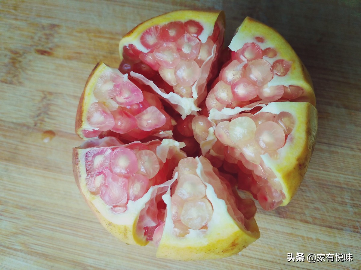 推荐四种方法轻松剥石榴,怎么快速的剥石榴小窍门