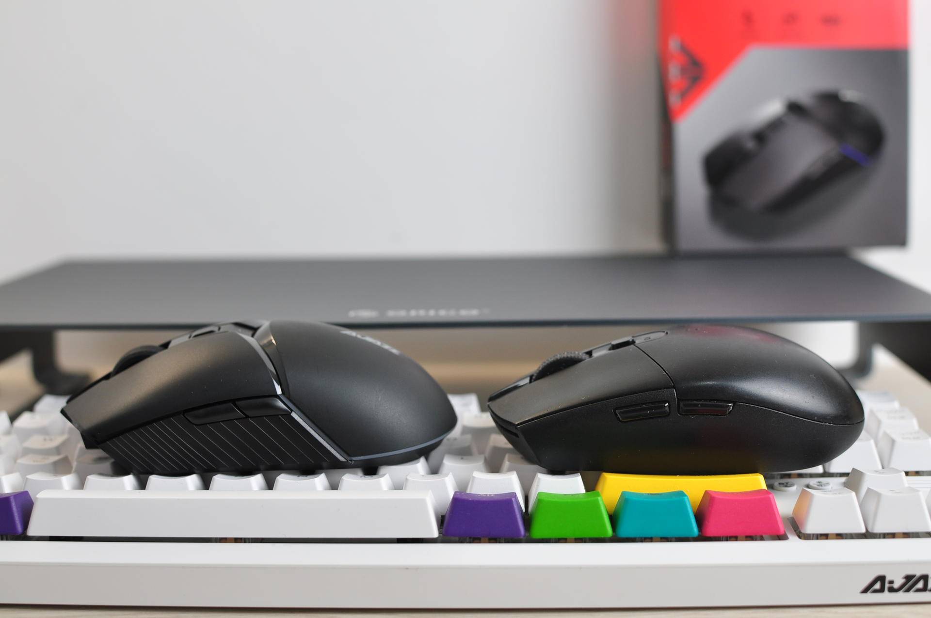 雷神ml703和罗技g304鼠标哪个好,手慢无罗技g304无线鼠标159元