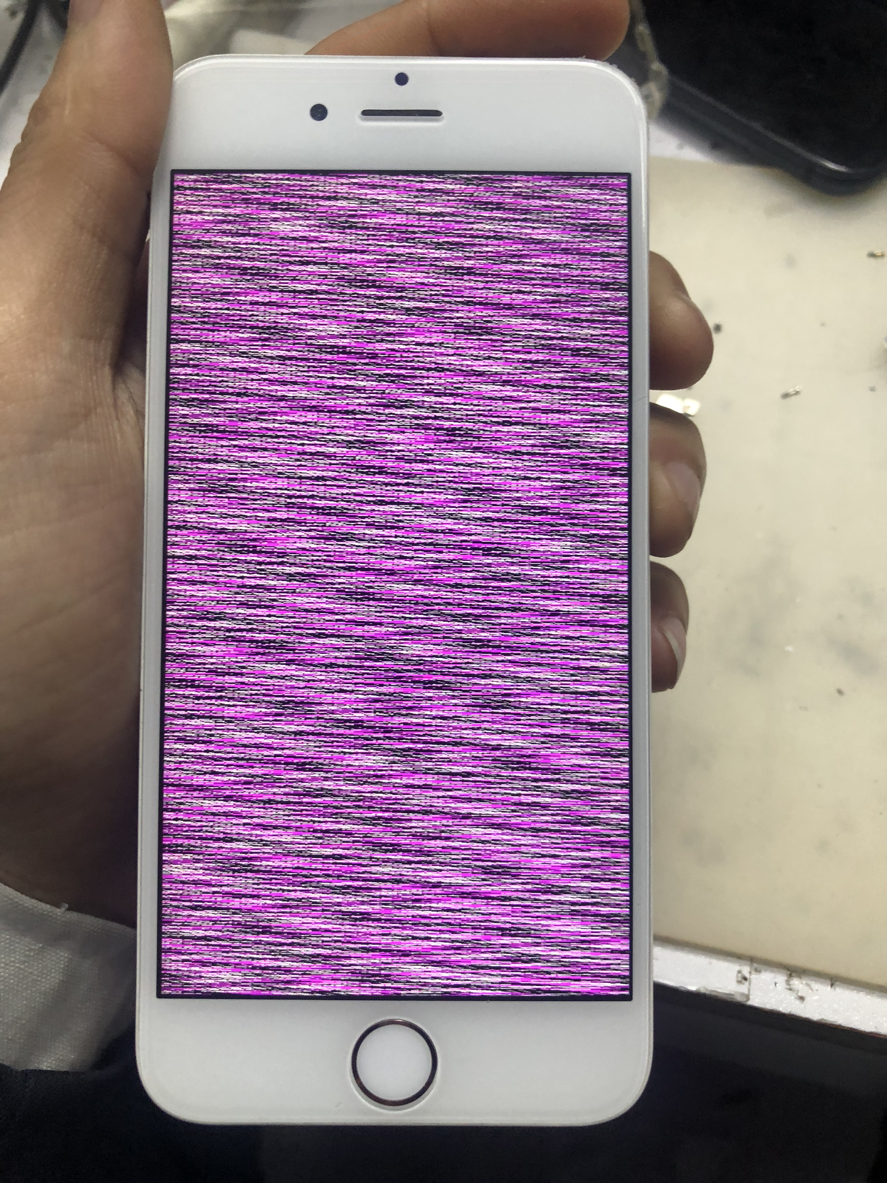 苹果6s不定时出现耳机模式怎么办,苹果6s屏幕不定时失灵怎么回事