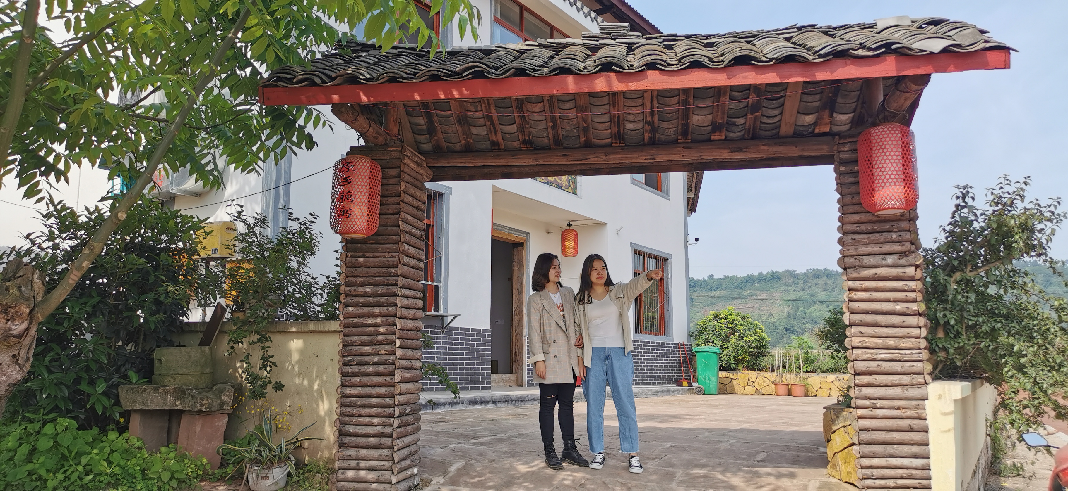 铜梁土桥镇：原乡藕寓五一迎客西郊绿道产业链延长