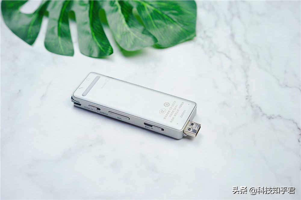 索尼录音笔ux570与575哪个更值,索尼录音笔icd-ux575