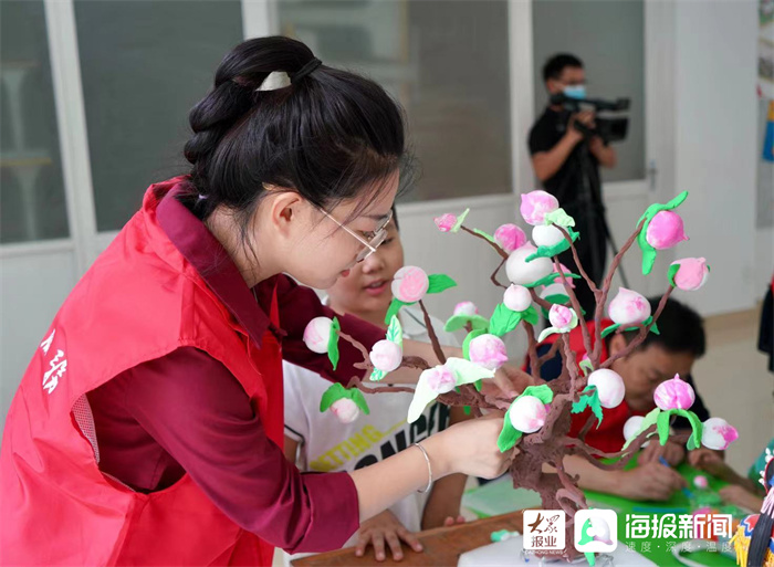 解决看护难、画出同心圆历城区“快乐学堂”开出“幸福花