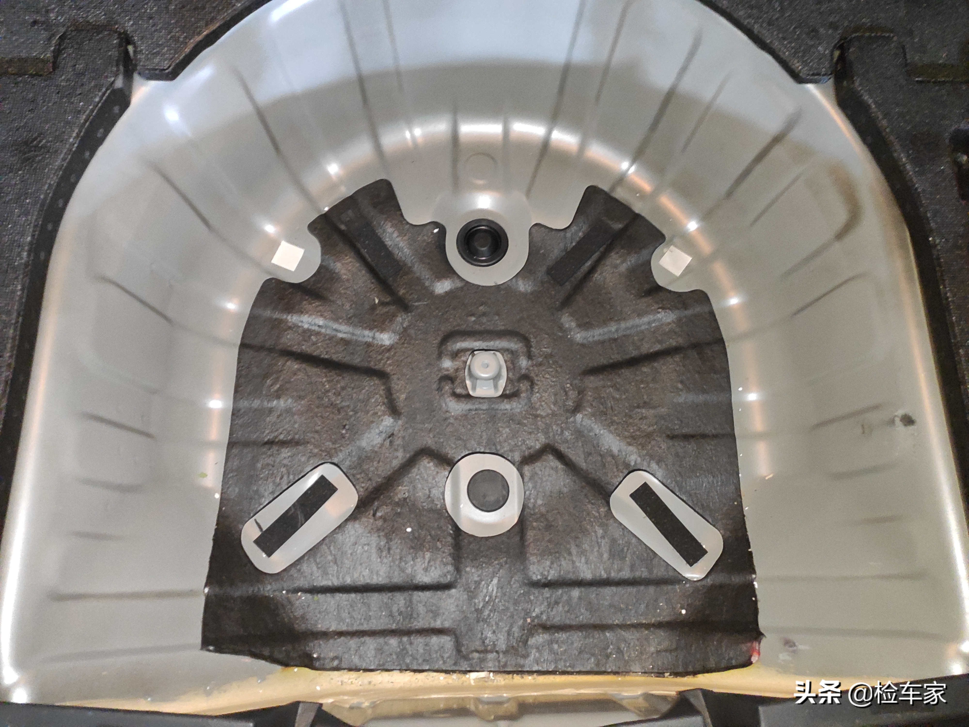 12年日产天籁公爵新车落地价,20万公里的天籁公爵值得入手吗