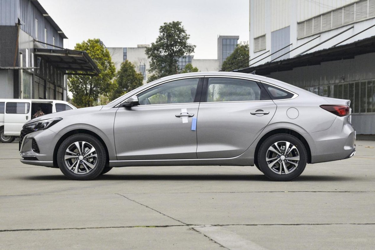 宽敞省油还运动10-15万家轿大推荐,想买4万5万多的轿车选这三款就行