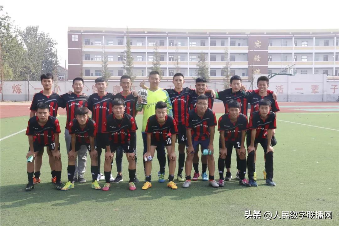 在拼搏中成就未来——记国家奖学金获得者——刘龙、陈晓凡