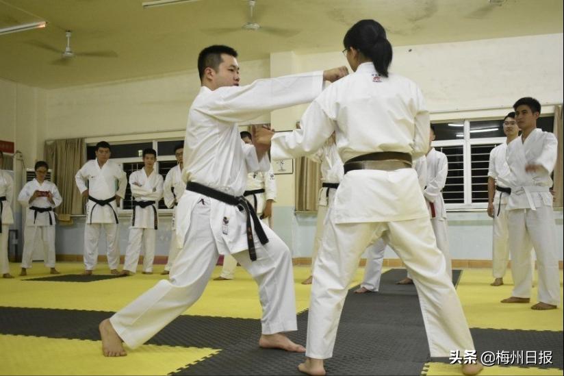 梅州足球踢省队,梅州足球踢国安