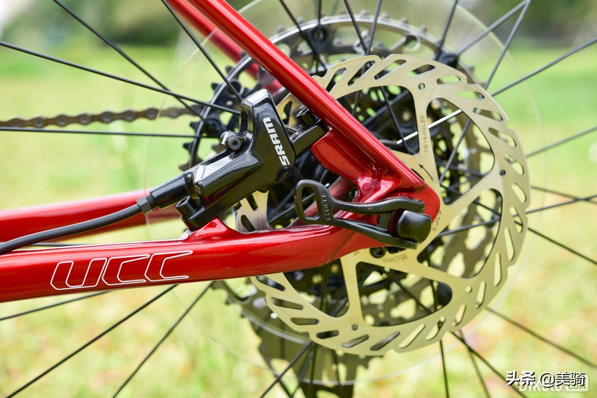 ucc竞争者race测评,万元以下碳纤维山地车