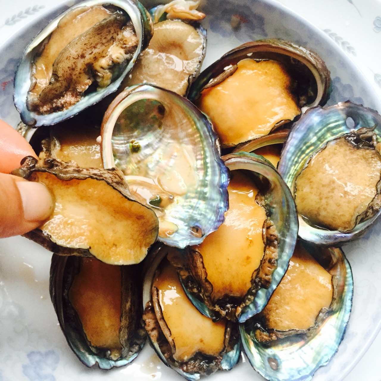 吃鲍鱼蒜蓉一口一个过瘾,蒜蓉粉丝蒸鲍鱼怎么做最简单易学