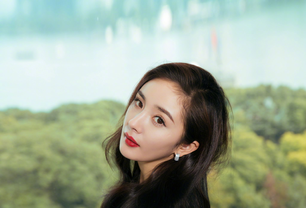 杨幂当年被黑得有多惨,杨幂所经历的血雨腥风