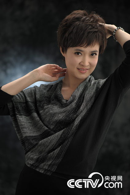 桑晨主持海峡两岸节目有多少年了,海峡两岸主持桑晨老公是谁