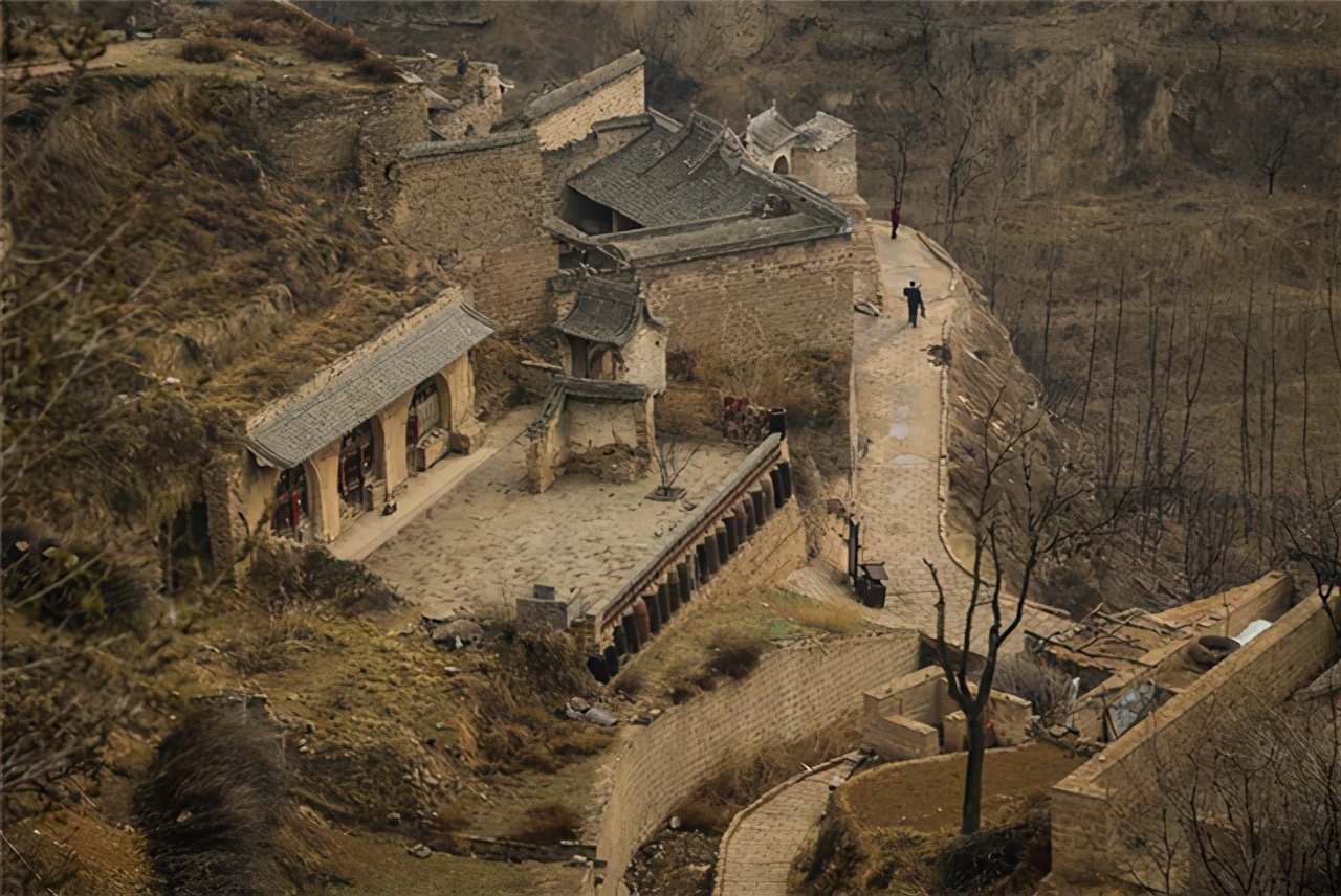 娣勫崥鍦熷尓鏉ㄥぇ灞辨槸鎬庝箞姝荤殑,鍘嗗彶涓婄殑灞变笢鎮嶅尓