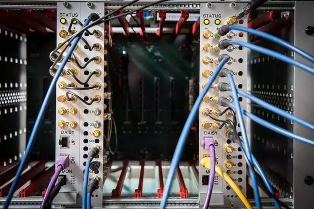 十八岁华裔天才再次颠覆量子计算,18岁的天才少年研究超级芯片