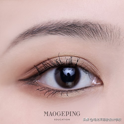 闪闪惹人爱还挺适合化眼妆,闪闪眼妆教程干净高级