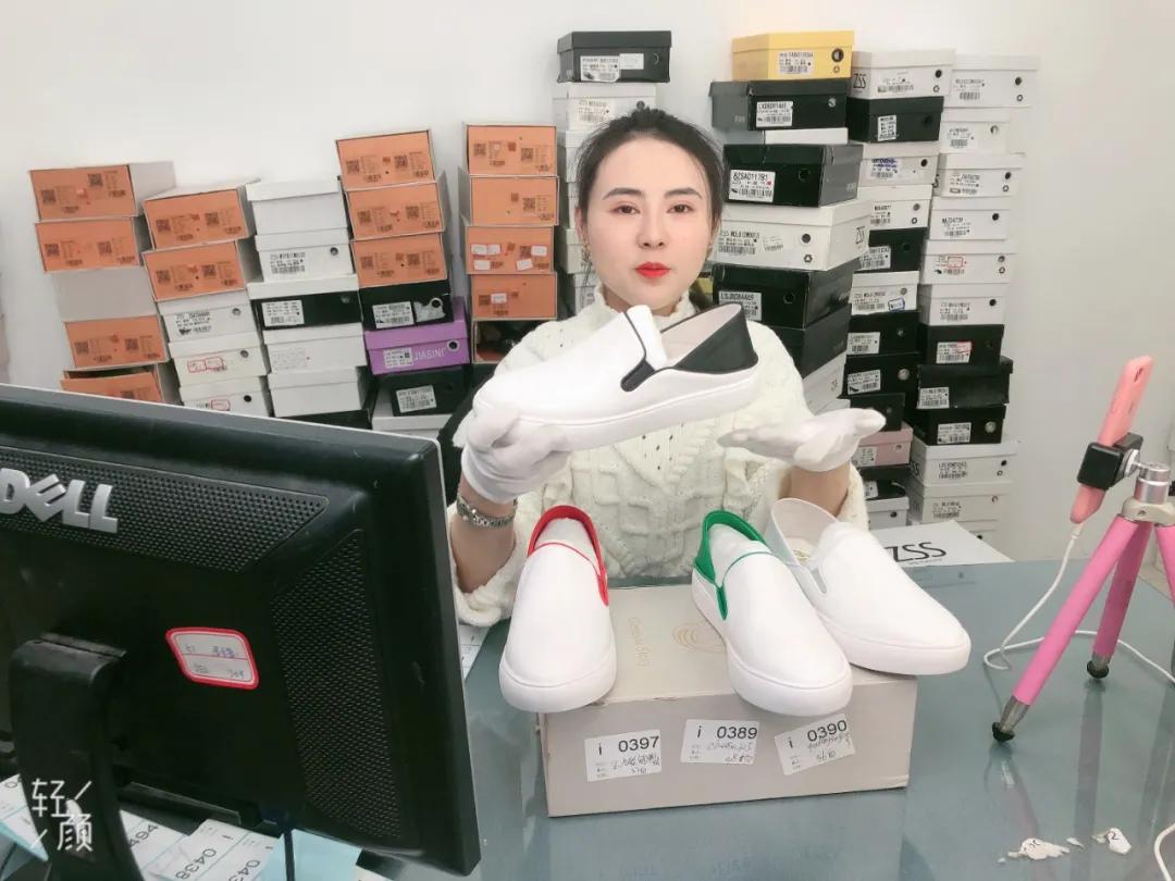 填表、测体温，武侯鞋城最后十个留守主播，撑起西南最大女鞋市场