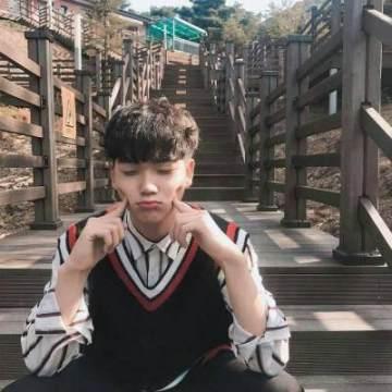 男生网名简单干净四个字微信名字,男生可爱网名超拽轻狂