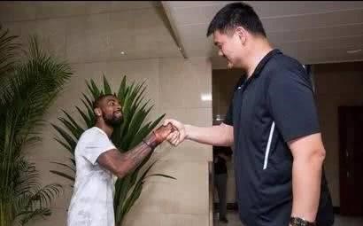 2米24巨人姚明,篮球巨人姚明身高为多少