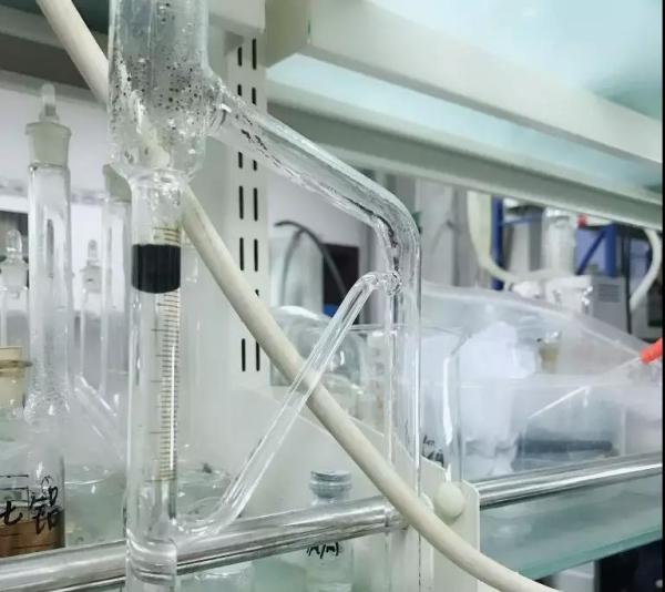 按摩精油的功效与作用,艾草精油的功效与作用