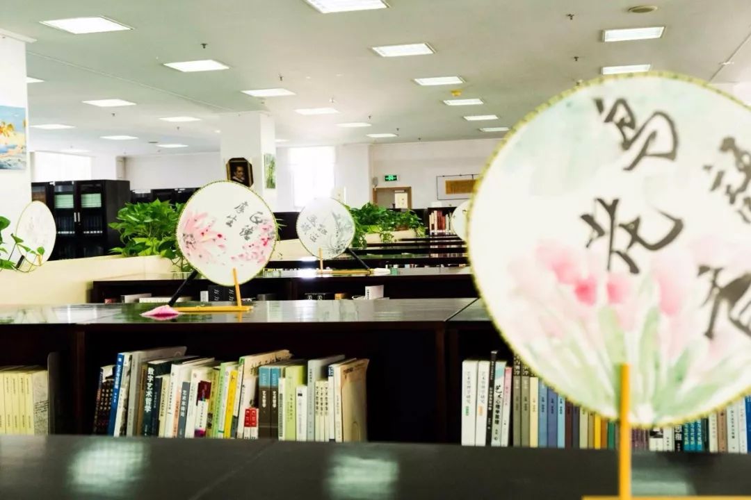 曝光！南京这所高校藏了个网红图书馆，还有高温杀菌器给书除菌！