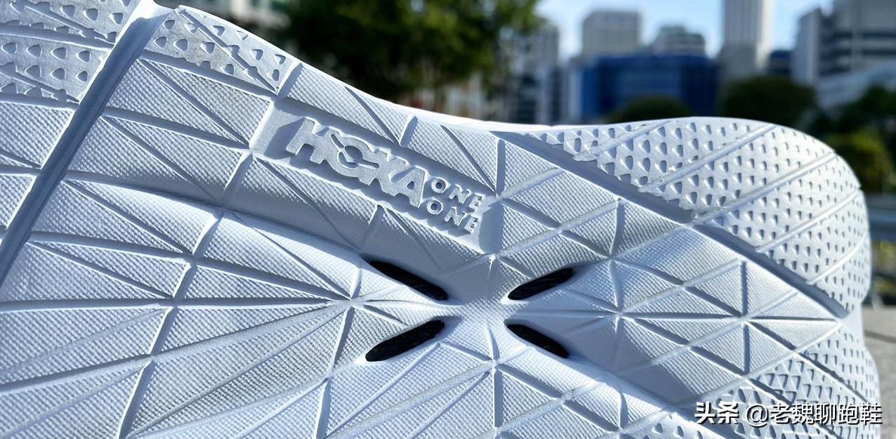 只有鞋底的跑鞋,只有中底的鞋