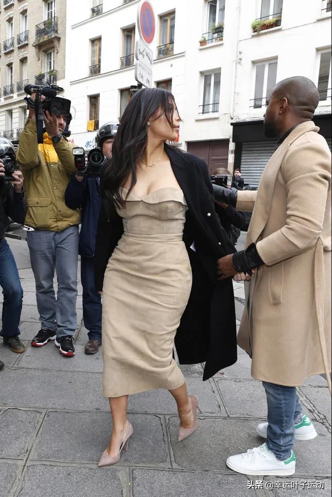 火了50年还被明星抢着穿的它，竟然换了图案，新的设计超美