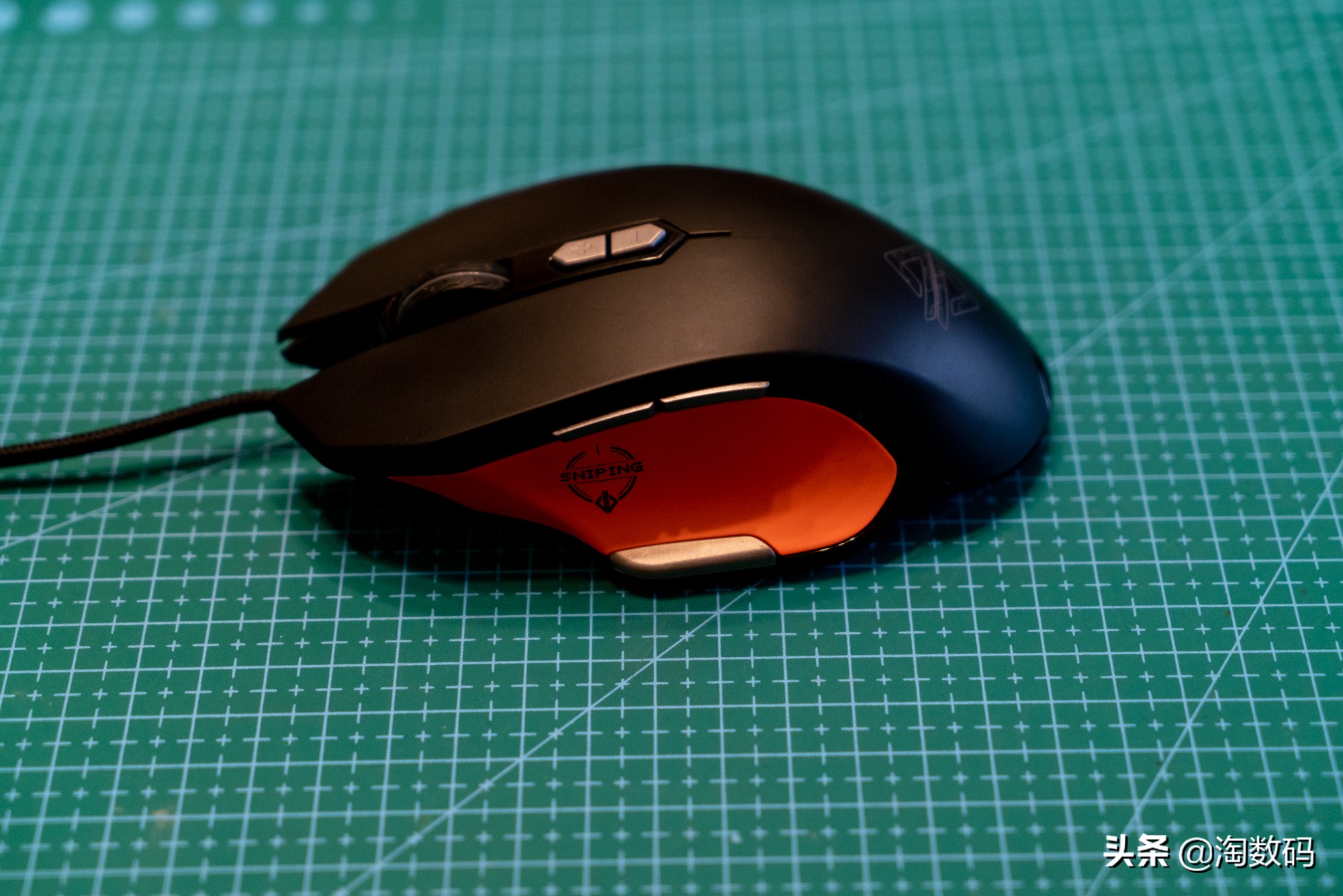 仅￥69元：PUBG固件级优化+1680万色RGB灯效+9键多模+赛车设计感