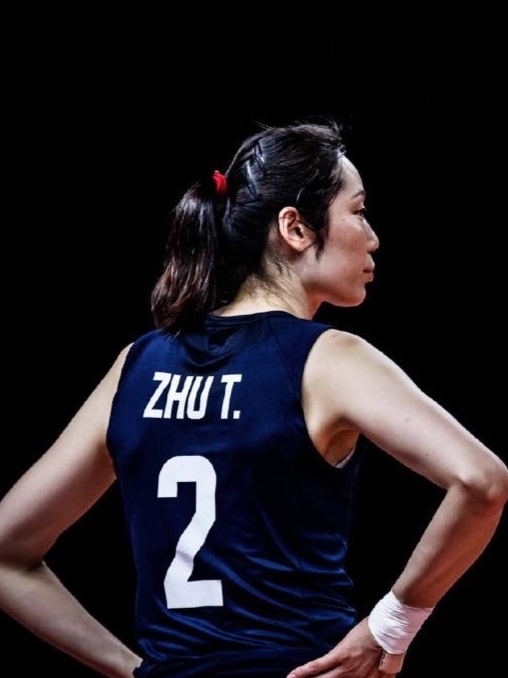 朱婷受伤张常宁焦急拿绷带,朱婷手腕伤势女排赛事