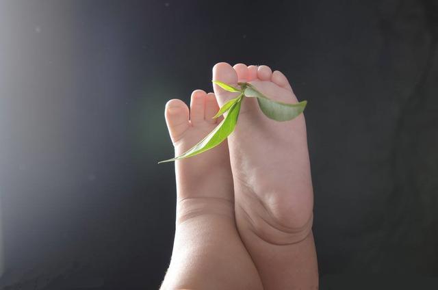 大人不要经常摸宝宝,怎么避免亲戚随意摸宝宝