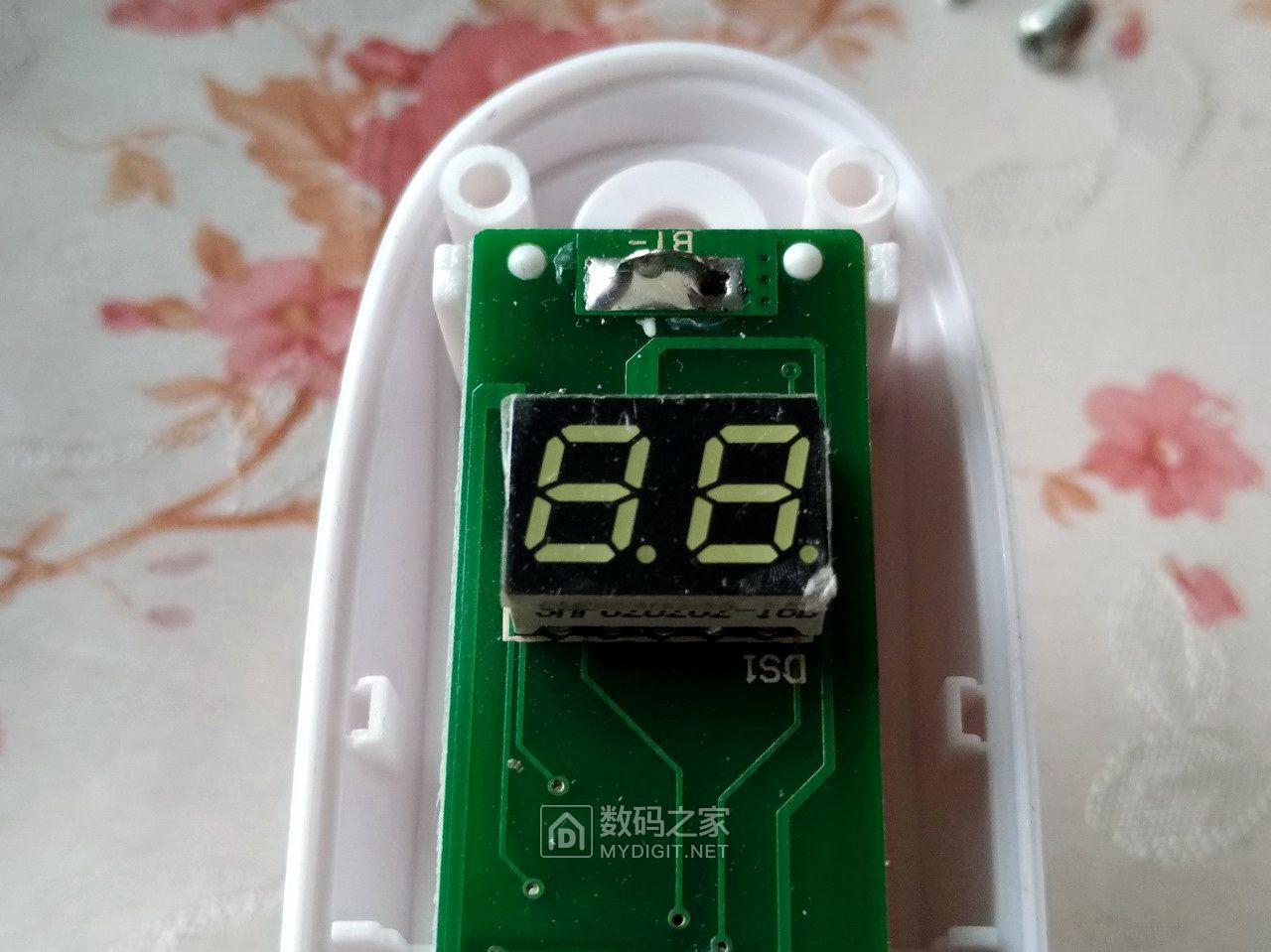 电蚊拍电路图原理检修视频,电蚊拍电路故障维修大全