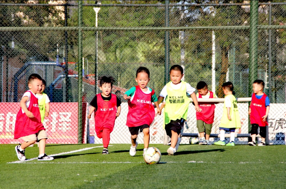 南充足球青训俱乐部,南充奥航足球俱乐部教练