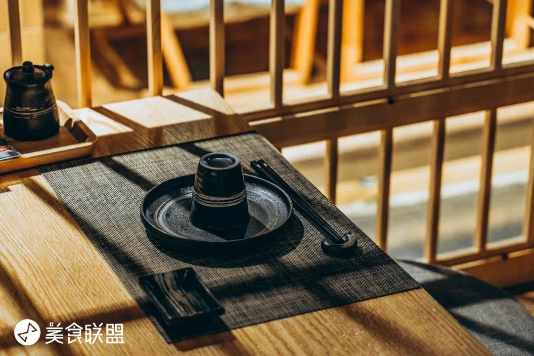 在昆明这家日料店，吃个寿司居然被“烫”到嘴