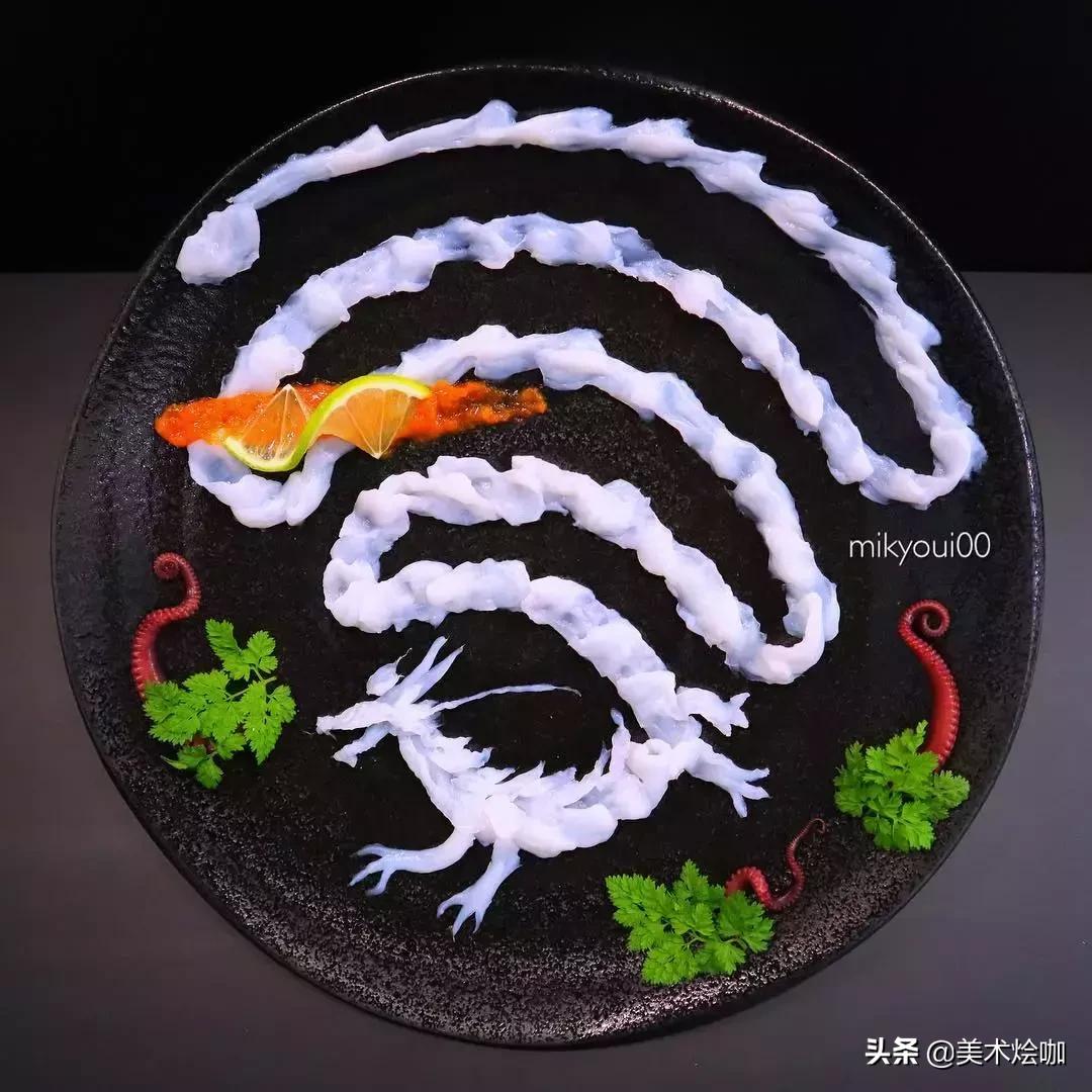 这是家里有矿吗,用三文鱼作画也能美到爆