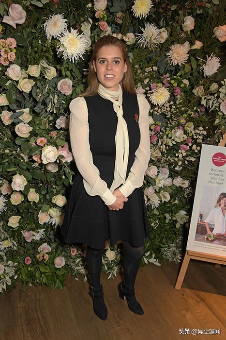 梅根哈里王子礼服,梅根王室礼服