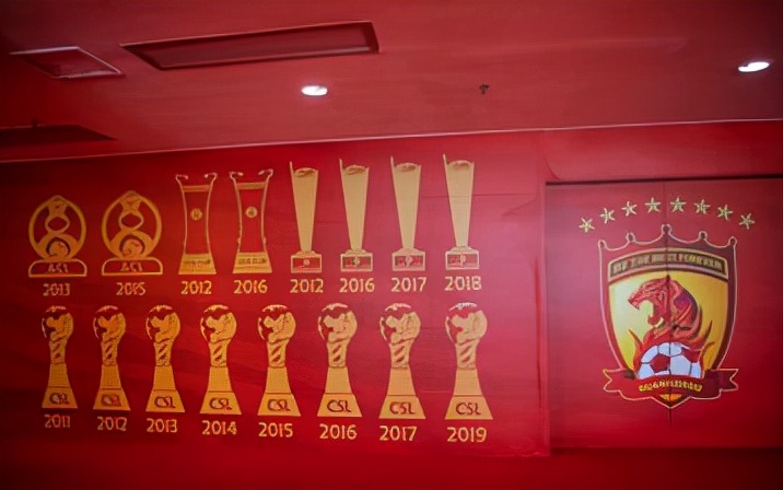 不务正业花式足球,不务正业的足球