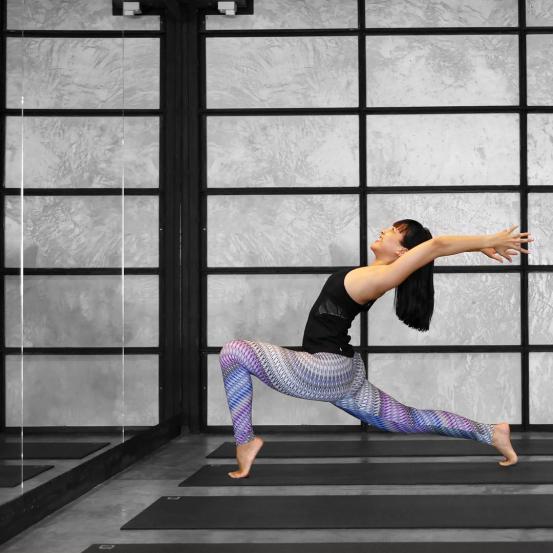 身材超好的大男神，展现男友力瑜伽合集，这样的瑜伽教练我也要