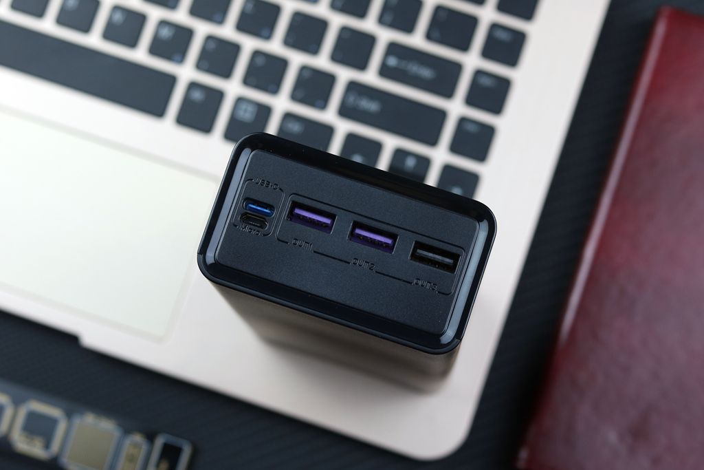 aigo充电宝10400毫安使用说明,AIGO聚合物充电宝怎么样