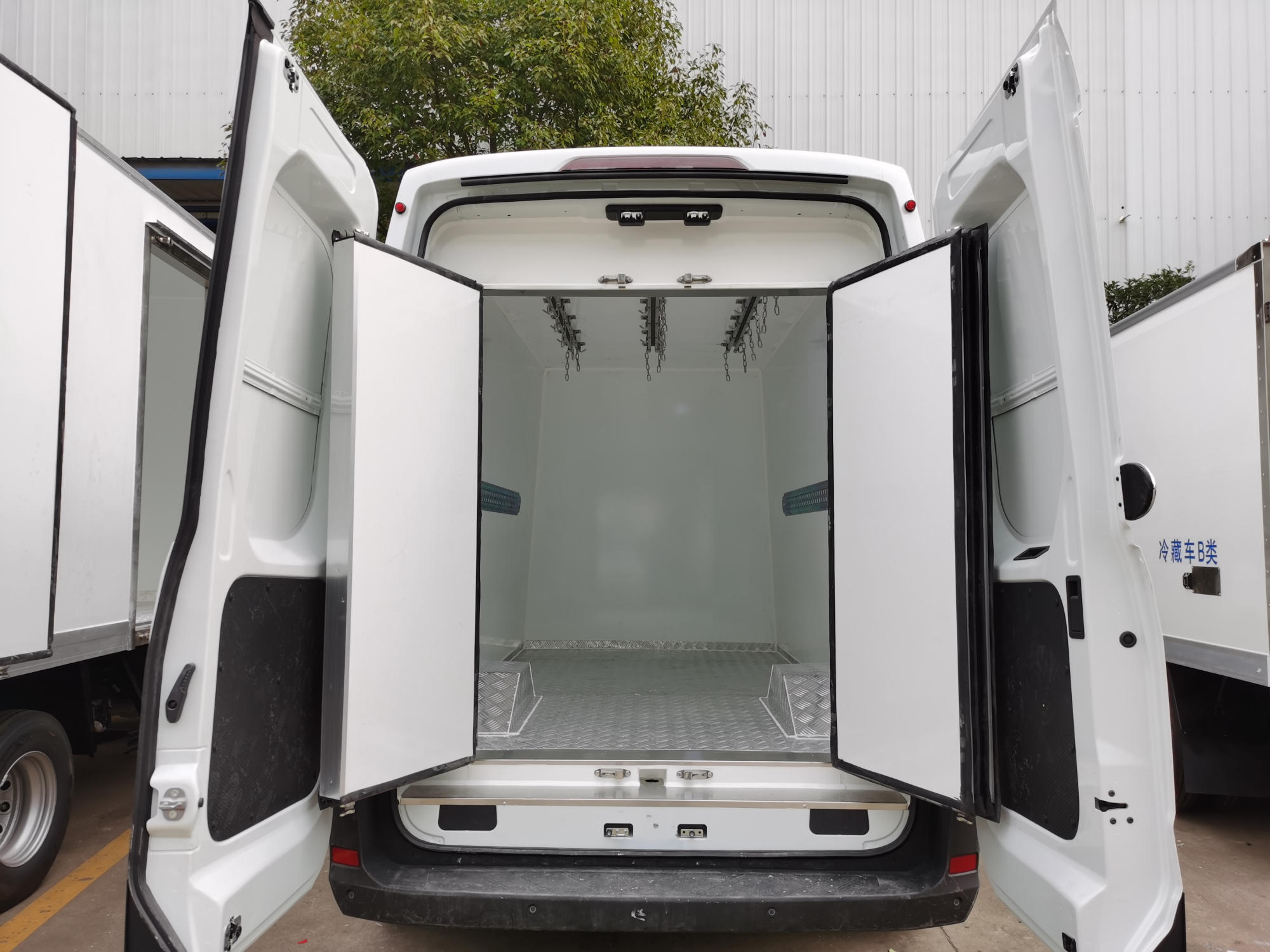 上海大通v90物流版,上汽大通v90货运版多少吨