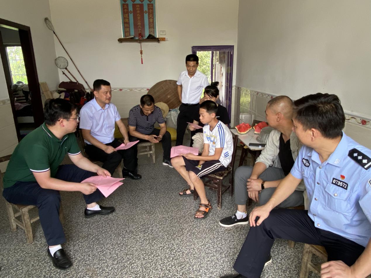 石洞镇开展暑假预防溺水关爱活动,洛龙区暑假安全防溺水