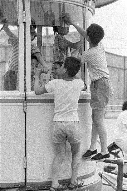 40年前的照片满满的回忆,致青春致回忆三十年前的老照片