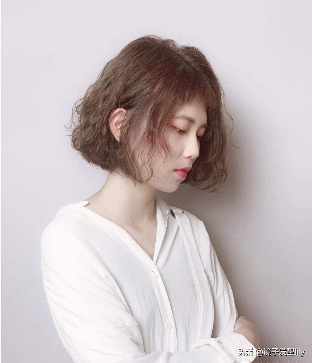 可爱的发型显脸小长发,小脸型短发发型设计