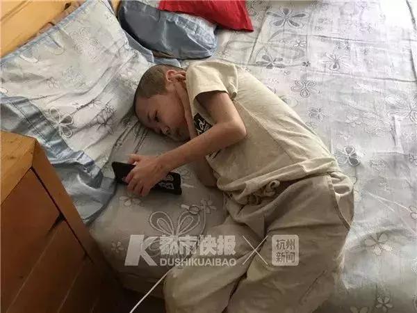 我们等你长大当警察！8岁白血病男孩小嘉恒圆梦了！