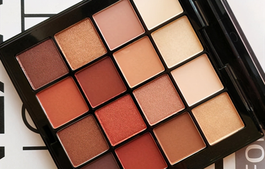 眼影的正确方法,眼影的正确教程