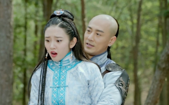 26岁嫁皇太极，死后授正妻称号，她和皇太极的爱情堪比言情小说