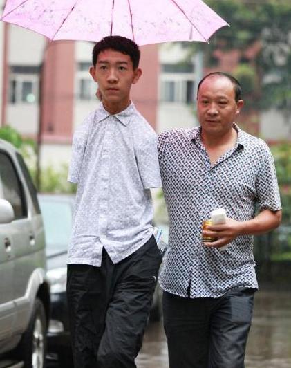 无臂少年彭超个人资料,无臂男孩彭超现状