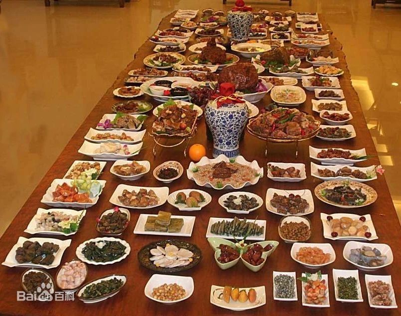 窝在家想着麻辣烫、酸菜鱼、小龙虾？不如看点美食电影解解馋吧