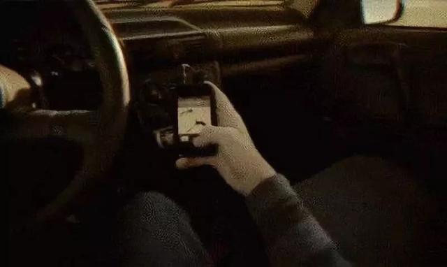 曝光！鲁B06B9V被罚款150元记2分！只因开车看手机