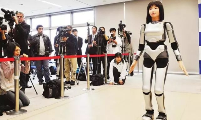 马斯克特斯拉人形机器人能干家务,马斯克家务机器人价格