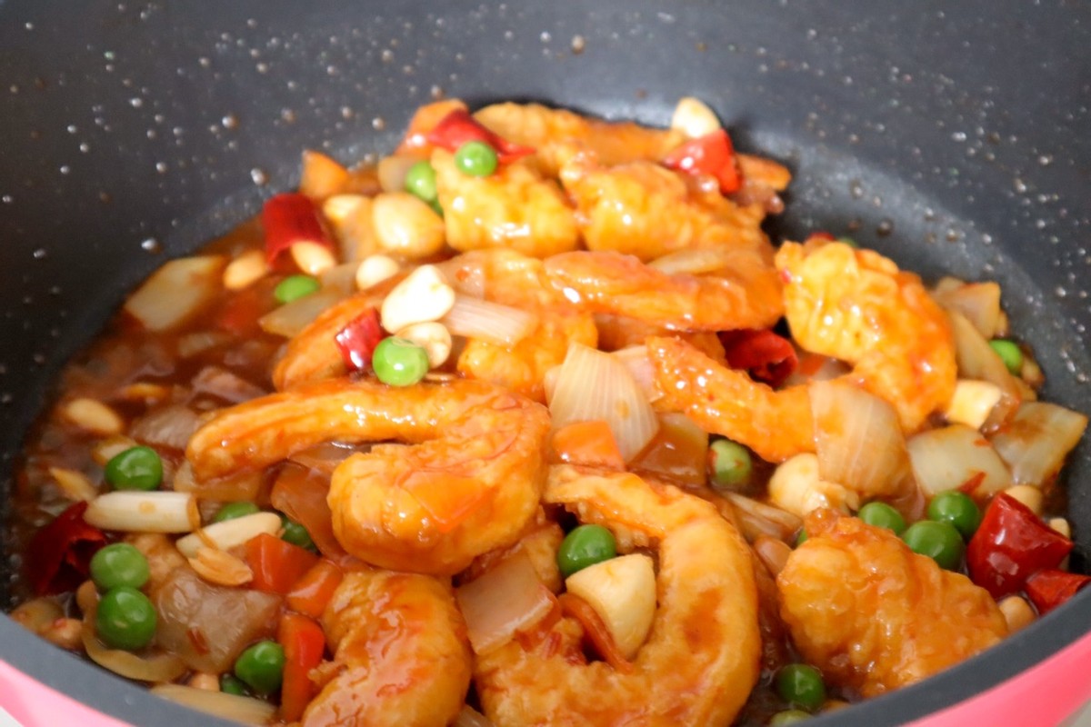 宫保鸡丁家常做法鲜美入味,虾仁煎鸡蛋宫保鸡丁家常做法