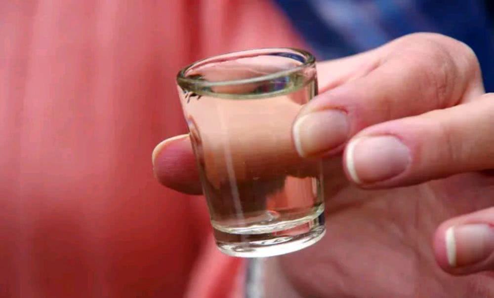 湖北“酒王”易主白云边，一年狂卖50亿，甩稻花香、枝江几条街