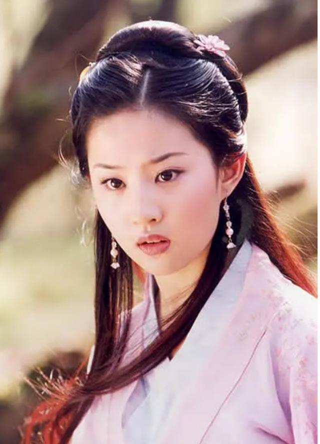 大美女刘晓莉：为了女儿刘亦菲，放弃了事业，丢掉了婚姻