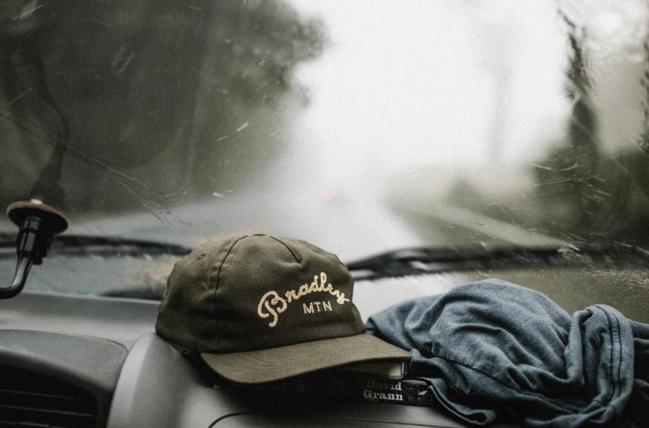 雨刮器刮不干净前挡风玻璃怎么办,车子玻璃雨刮刮不干净怎么办